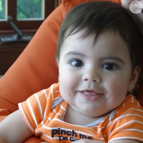 Shakira adora publicar fotos do filho, Milan