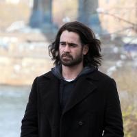 Colin Farrel é flagrado barbudo e com cabelos longos no set de 'Winter's tale'