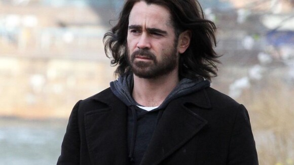 Colin Farrel é flagrado barbudo e com cabelos longos no set de 'Winter's tale'