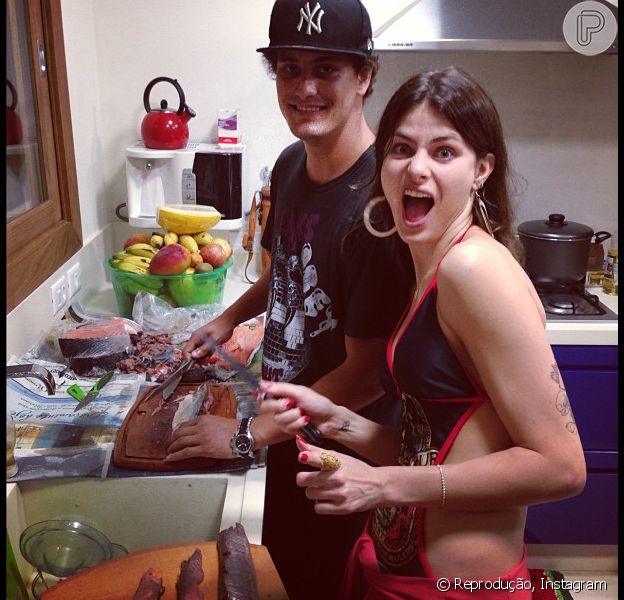 Isabeli Fontana Prepara Sushi Ao Lado Do Irmao Heric Brincando De Cozinhar Purepeople