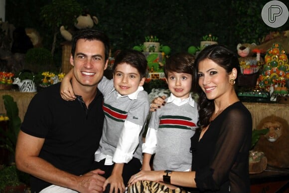 Carlos Casagrande é casado com Marcelly Anselmé, com quem tem dois filhos, Theo, de 7 anos, e Luca, de 4