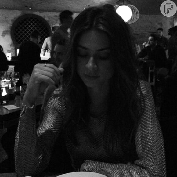 Thaila Ayala durante jantar com amigas em Nova York, em 22 de novembro de 2013