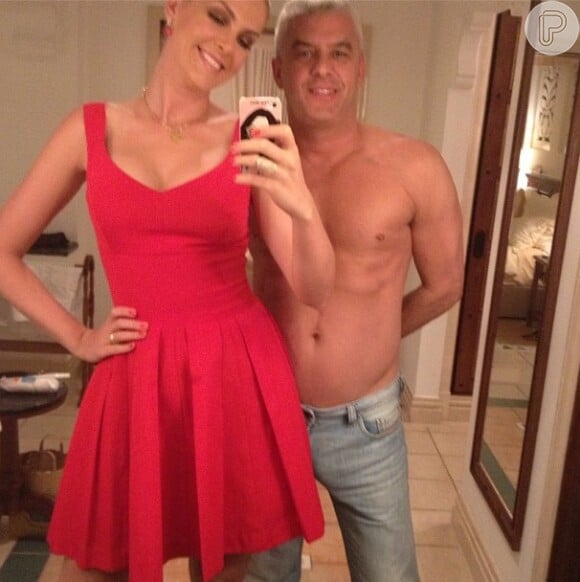 Ana Hickmann publica foto ao lado do marido, Alexandre Correa, sem camisa durante viagem de férias nos Emirados Árabes Unidos, em 28 de dezembro de 2012