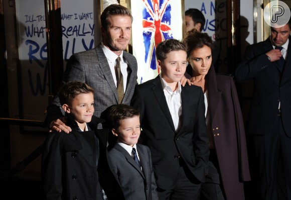 O casal David Beckham e Victoria Beckham comprou mansão de R$ 160 milhões que conta com quatro andares, salão de beleza e garagem subterrânea