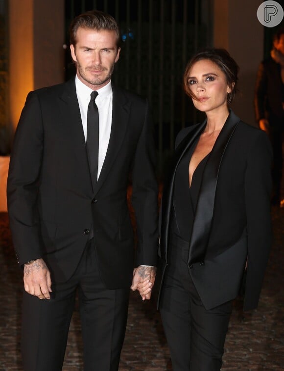 David Beckham e sua mulher, Victoria, se mudaram para mansão de R$ 160 milhões em Londres que conta com dois quartos para acomodar os sapatos da estilista e garagem subterrânea para a coleção de carros do ex-jogador de futebol