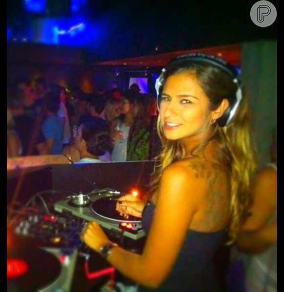 Paula Morais, atual namorada de Ronaldo, trabalha como DJ