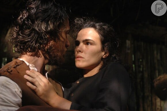 Ana Paula Arósio e Gabriel Braga Nunes em cena no filme 'Anita e Garibaldi'