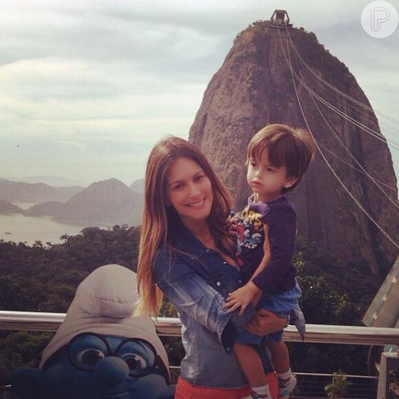 Juliana Gama com Leonardo, de 3 anos, fruto de seu relacionamento com o ator Sidney Sampaio