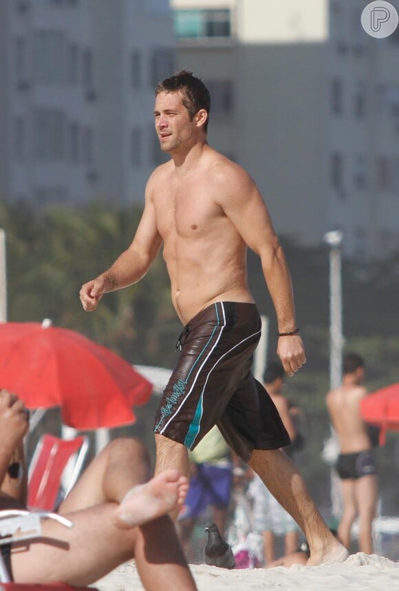 Em suas vindas ao Rio de Janeiro, Paul Walker exibiu boa forma na praia de Copacabana