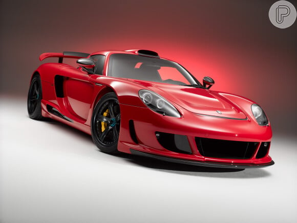 O Porsche Carrera GT, dirigido pelo amigo do ator, Roger Rodas foi avaliado em US$ 359 mil