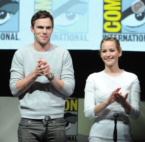 Nicholas Hoult e Jennifer Lawrence estiveram juntos em um evento na Califórnia para falar sobre o filme 'X-Men: Days of Future Past', em julho de 2013. A filmagem do longa reaproximou o casal, que namorava há dois anos e havia se separado em janeiro de 2013