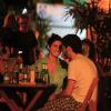 Fernanda Paes Leme e Rafael Queiroga curtem noite em bar do Rio
