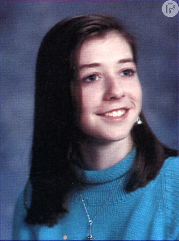 Alyson Hannigan aparece no Yearbook de 1992 da North Hollywood High School, de Los Angeles