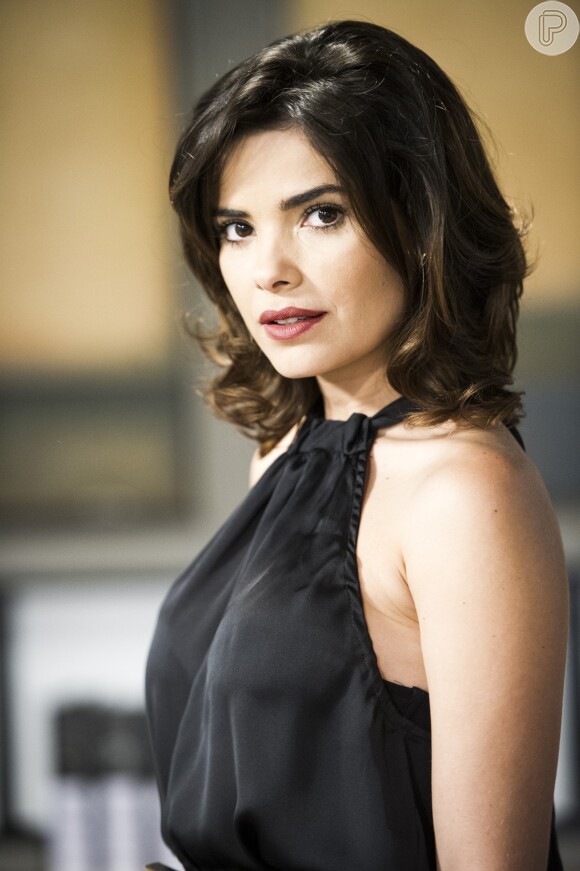 Aline (Vanessa Giácomo) está na mira de Bruno (Malvino Salvador) e Paloma (Paolla Oliveira), em 'Amor à Vida'