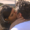 Depois de enfrentar Navarro (Luciano Vianna) por Lurdinha (Renata Calmon), Frederico (Thiago Amaral) finalmente a beija, na novela 'Cúmplices de um Resgate'