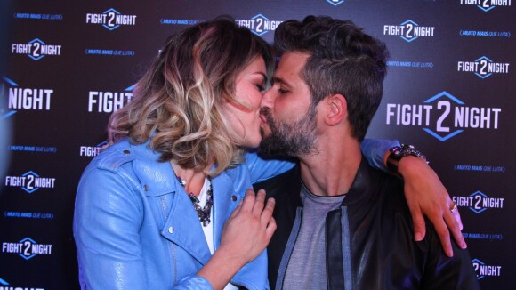 Bruno Gagliasso e Giovanna Ewbank trocam beijos em evento esportivo no Rio