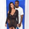 'Ela ainda está assustada e as coisas não estão nem perto de estar de volta ao normal', disse uma fonte próxima a Kim Kardashian à publicação 'People'