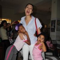 Sophie Charlotte festeja Dia das Crianças em visita a orfanato no Rio: 'Carinho'
