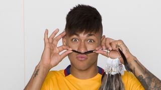Neymar e mais 20 famosos comemoram o Dia das Crianças com fotos de infância