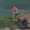 Casal foi flagrado em momento romântico na praia em julho de 2016
