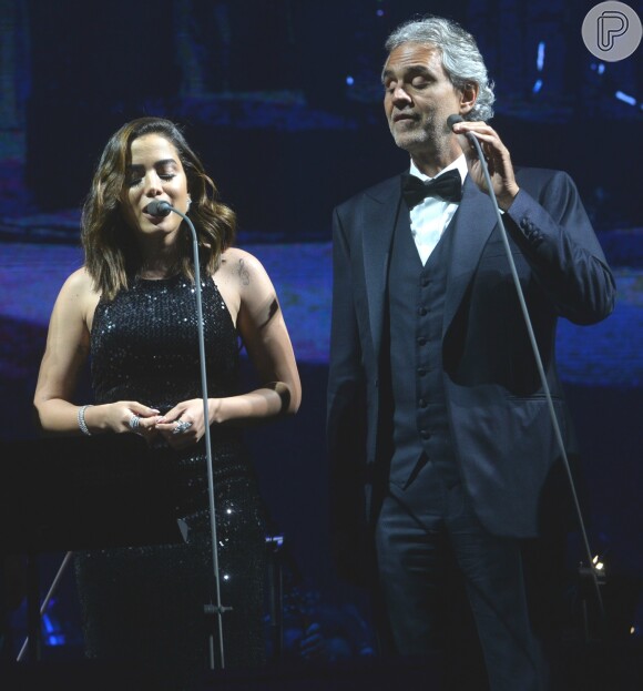 Anitta se apresentou com o tenor Andrea Bocelli, no Allianz Parque, em São Paulo, na noite desta quarta-feira, 12 de outubro de 2016