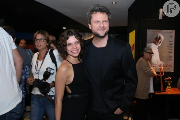 A atriz Bruna Linzmeyer posou para as fotos ao lado do ator Selton Mello durante a sessão comemorativa dos 15 anos do filme 'Lavoura Arcaica'