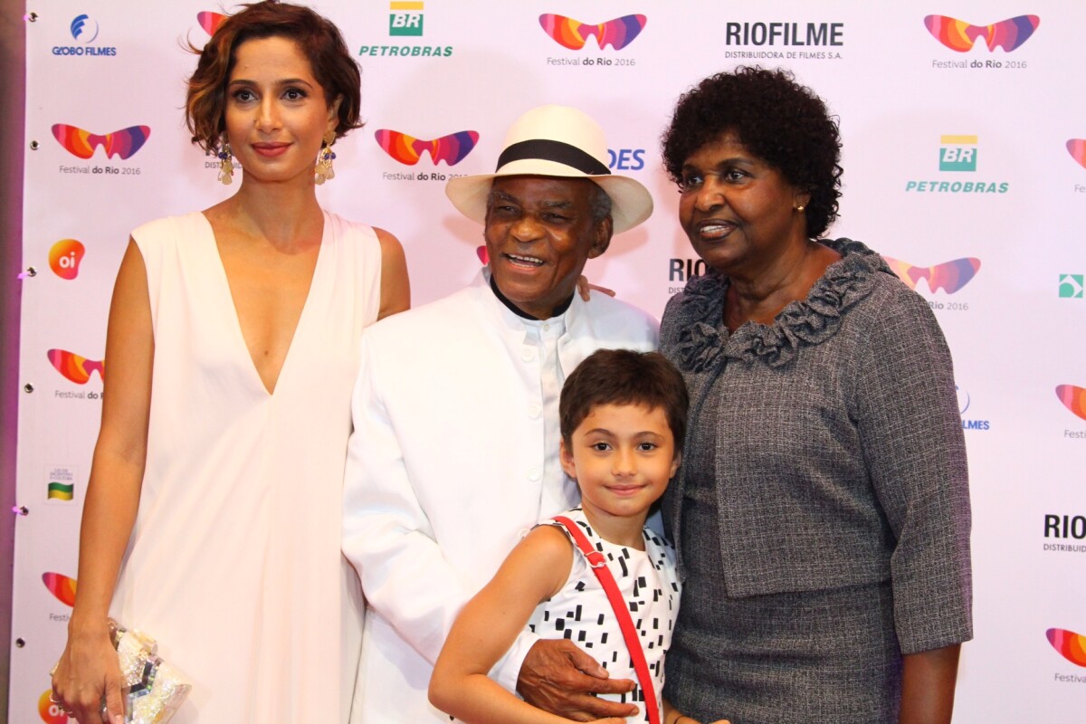 Foto Camila Pitanga estava por sua