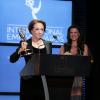 O diretor e produtor americano teve contato com o trabalho da mãe de Fernanda Torres durante a cerimônia de premiação do Emmy Internacional, em novembro, na qual Fernanda ganhou o prêmio de melhor atriz pela série 'Doce da Mãe', em 19 de dezembro de 2013 