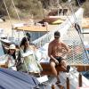 No maior clima de romance, Débora Nascimento e José Loreto passearam de barco nesta quarta-feira, 1º de janeiro de 2014, em Fernando de Noronha