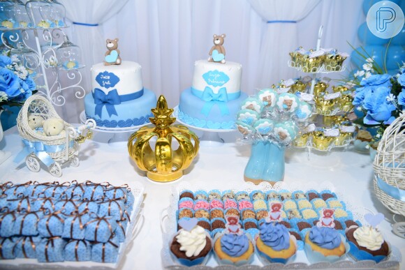Chá de bebê dos filhos de Pepê teve como tema ursinhos e o azul predominou na decoração