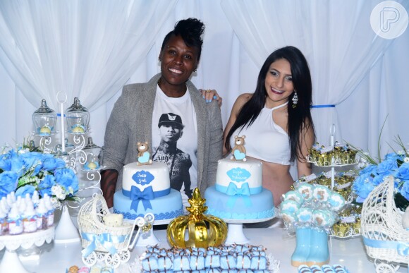 Pepê, da dupla com Neném, organizou chá de bebê para os filhos gêmeos, Enzo e Gael, neste domingo, 20 de novembro de 2016