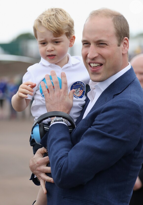 Príncipe William brincou sobre a personalidade do filho, George, de 3 anos: 'É um pouco malandro às vezes'