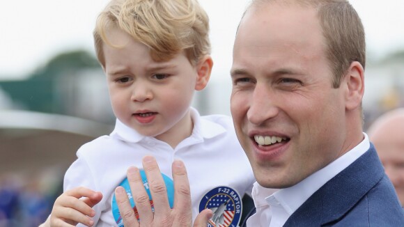 Príncipe William brinca sobre personalidade do filho, George:'Um pouco malandro'