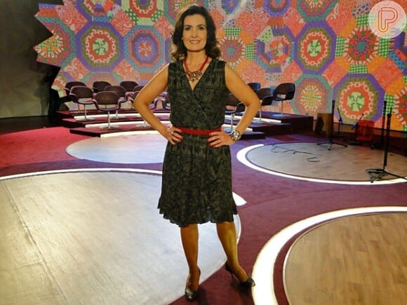 A apresentadora Fátima Bernardes gosta de vestido de babados
