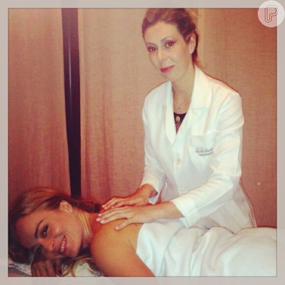 Angélica aposta em massagens para cuidar da beleza