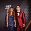 O craque Messi foi à premiação da FIFA com um terno vermelho e manteve a tradição de usar roupas chamativas nas premiações. A produção ganhou repercussão nas redes sociais