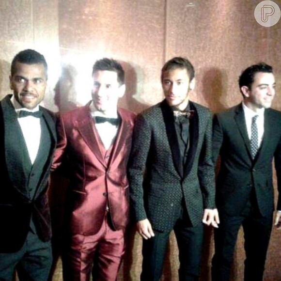 Daniel Alves, Messi, Neymar e Xavi: os diferentes looks dos jogadores na premiação Bola de Ouro 2013 nesta segunda-feira, 13 de janeiro de 2014