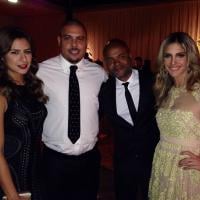 Fernanda Lima posa ao lado de Ronaldo e Paula Morais em festa pós-Bola de Ouro