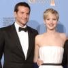 Jennifer Lawrence posou ao lado do galã Bradley Cooper, com quem contracenou no filme 'O Lado Bom da Vida'. O filme rendeu um Oscar à atriz