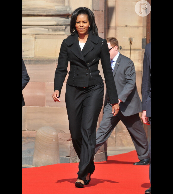 Michelle Obama inspira mulheres do mundo todo tanto pelos looks mais elegantes quanto os mais casuais