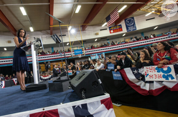 Michelle Obama chega aos 50 anos impressionando pela beleza e boa forma