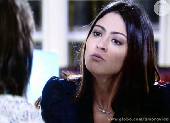 Silvia (Carol Castro) revela toda a sua fúria para Patricia (Maria Casadevall), em cena de 'Amor à Vida'