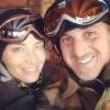 Luciano Huck postou uma foto com Angélica hoje, dia 21 de janeiro de 2014. Os apresentadores passam o final das férias em uma estação de esqui