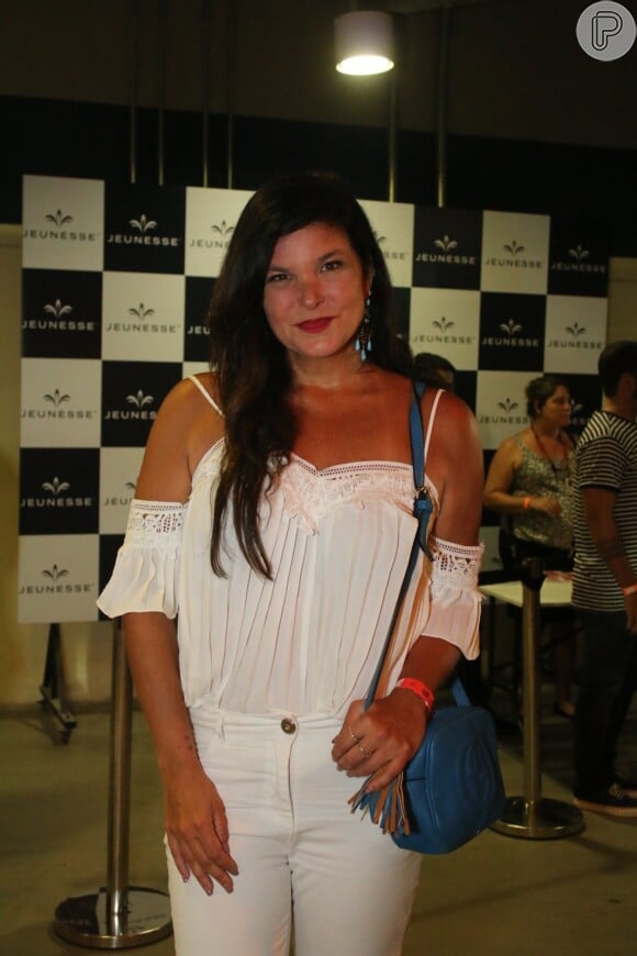 A atriz Cristiana Oliveira também prestigiou o show das sertanejas