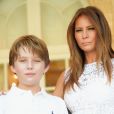  Melania Trump posa com o filho, Barron, fruto de seu relacionamento com Donald Trump 