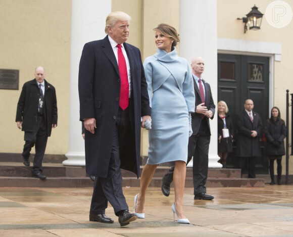 Além do choro de Michelle, o que também chamou atenção na posse de Donald trump foi o look usado por sua mulher, Melania Trump