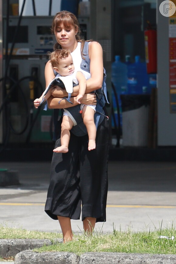 Sophie Charlotte exibiu novo visual em passeio com a família, neste domingo, 22 de janeiro de 2017