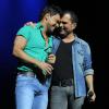 Zezé Di Camargo anunciou 'volta' com Luciano logo após assumirem sepação durante show em outubro de 2011