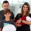 Kelly Key deixa maternidade no Rio após nascimento do terceiro filho. Fotos foram feitas neste sábado, 28 de janeiro de 2017