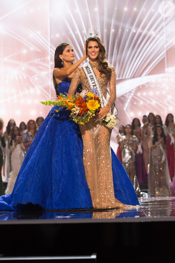 A miss foi coroada por Pia Wurtzbach, Miss Universo 2015